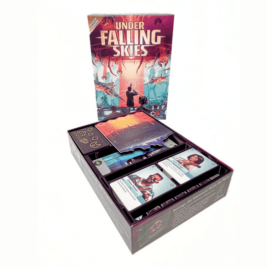 Under Falling Skies Brettspiel mit maßgefertigtem Insert von ReDesign für die Aufbewahrung von Karten, Tokens & Material.